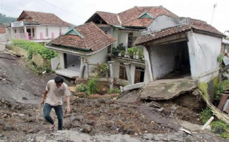 Pergerakan tanah di Cianjur