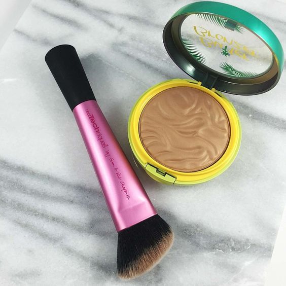 kuas make up