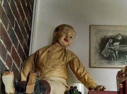 3 Kisah Boneka Misterius Ini Lebih Serem daripada Annabelle!
