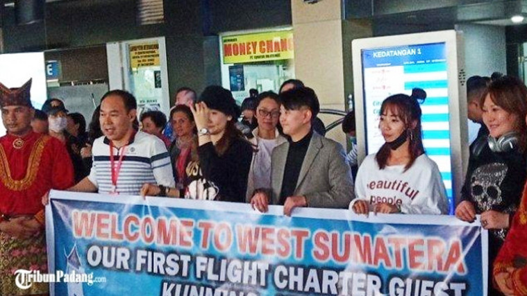 Kontroversi Gubernur Sumbar Sambut Ratusan Turis China Saat Wabah Virus Corona