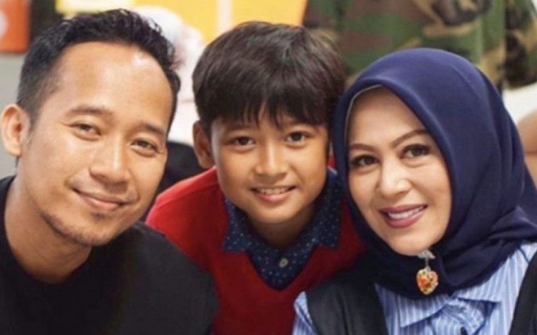 Denny Cagur dan Istri