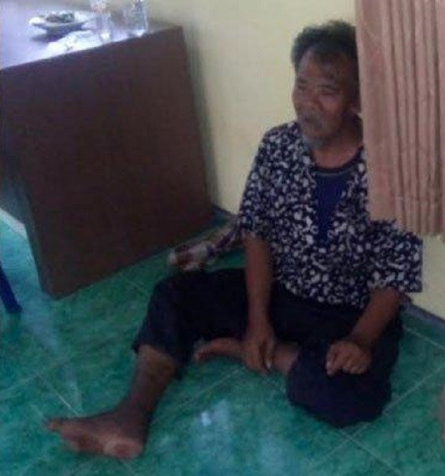 Tak hanya istri, kakak kandungnya sendiri pun sampai menolaknya.