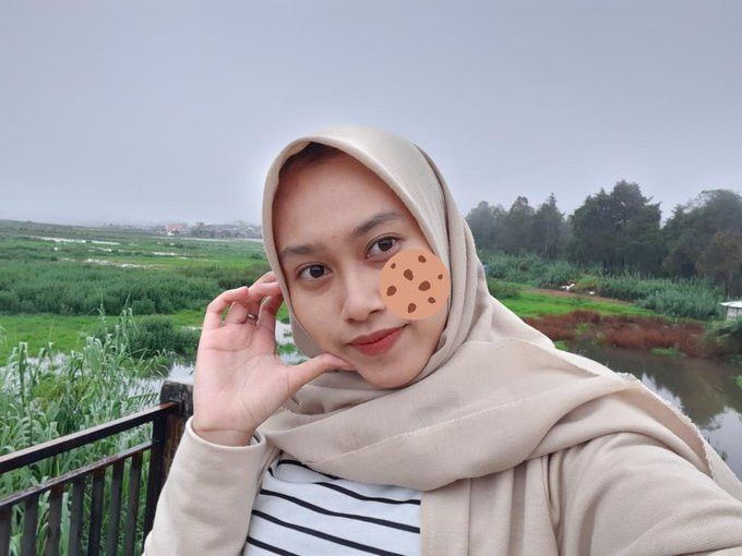 Hijabers Ini Minta Editin Foto ke Netizen, Hasilnya Pun Bikin Tepok Jidat!