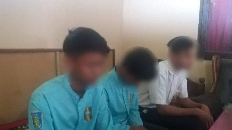 Parah! 3 Siswa Pukuli dan Bully Siswi Berjilbab SMP Muhammadiyah Butuh