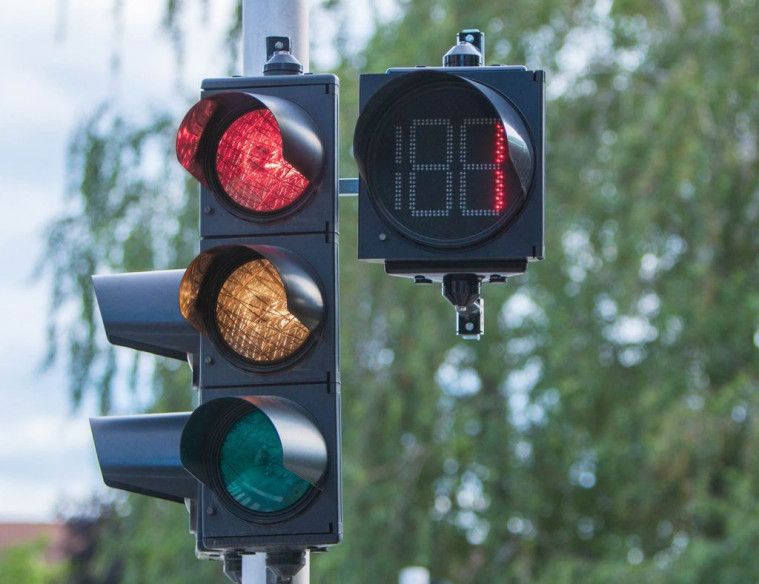 Terjebak di lampu merah cari uban