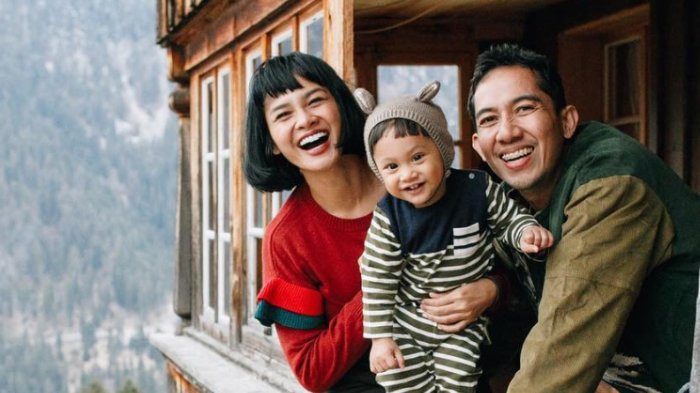 Keluarga Andien Aisyah dan keluarga Ayudia Bing Slamet