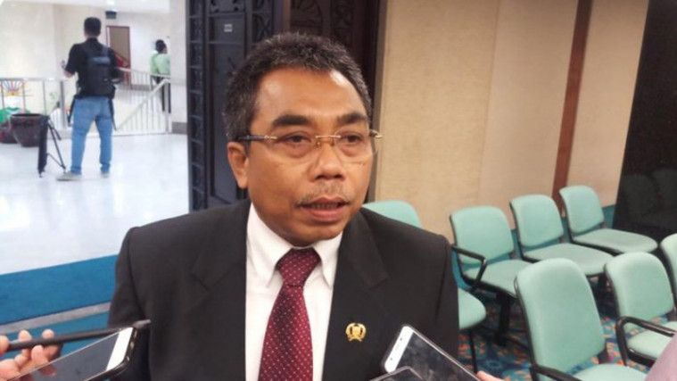 Sekda DKI Minta Warga Nikmati Banjir, DPRD: Rasain Banjir Dulu!