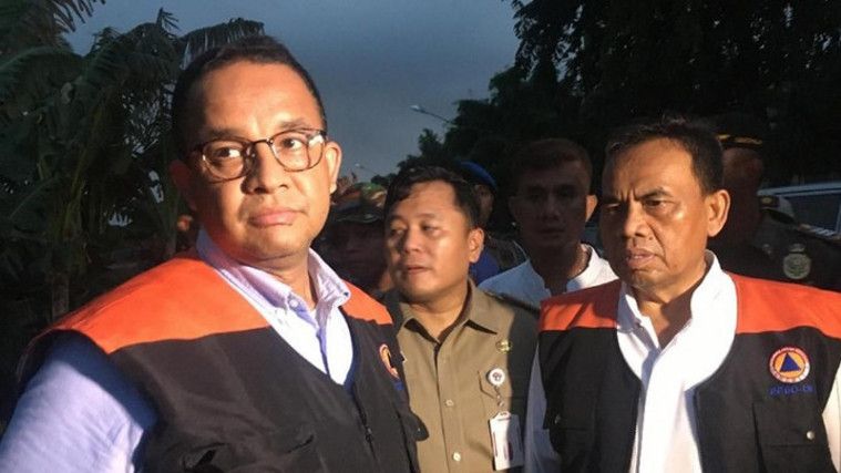 Sekda DKI Minta Warga Nikmati Banjir, DPRD: Rasain Banjir Dulu!