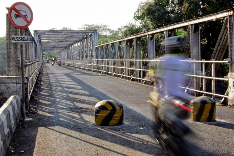 Mengungkap Misteri Kembang Tabur di Area Jembatan Jurug Lama Solo!