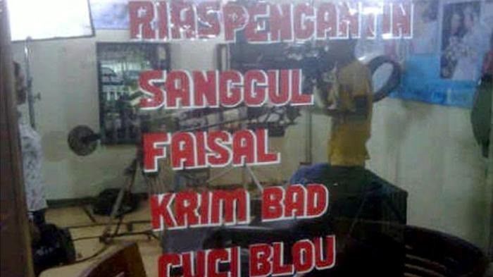 tulisan unik di salon