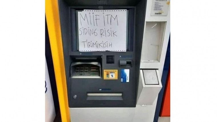 Gak Biasa, Tulisan Kocak di Mesin ATM Rusak Ini Ngocok Perut Abis!