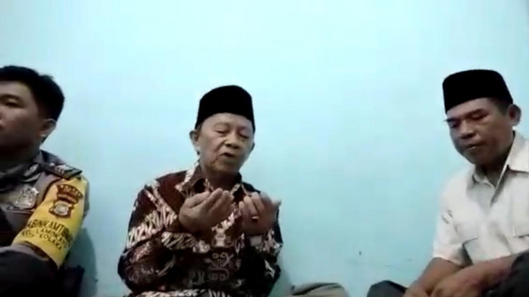 Gara-Gara Covid-19, Pasangan Pengantin di Sulawesi Menikah via Video Call