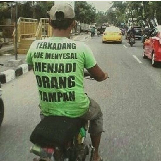 Deretan Tulisan Kocak di Kaos  Oblong Ini Bikin Ngakak 