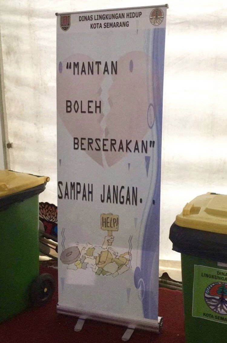 papan peringatan unik