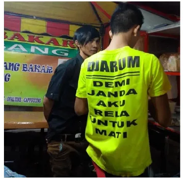 tulisan di kaos oblong bikin ngakak