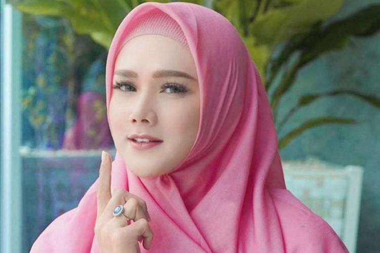 Mulan Jameela dan Ahmad Dhani