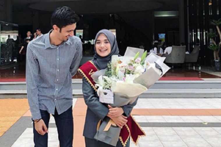 Vebby Palwinta dan Razi Bawazier Menikah
