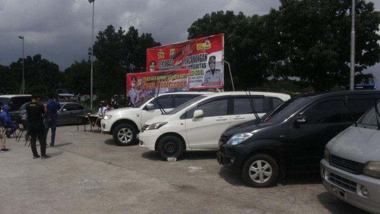7 mobil terparkir bertahun-tahun di bandara