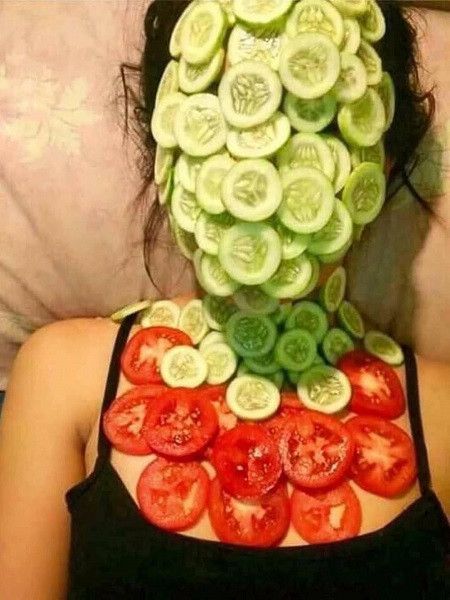 kelakuan absurd pakai masker wajah