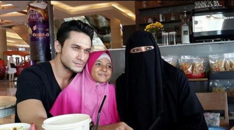 Keluarga Dude Harlino