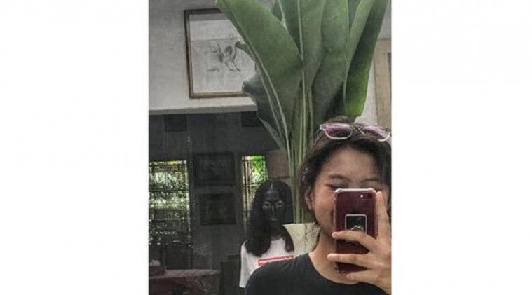 kelakuan absurd pakai masker wajah