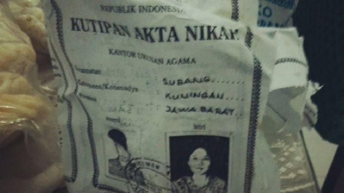 Wah, Mulai dari Ijazah hingga Akta Nikah Dijadikan sebagai Bungkus Gorengan!