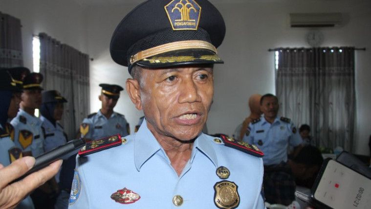 Viral Pasangan Bule Ajak Bayi Ngamen di Pasar NTB, Ngaku Demi Bisa Makan!