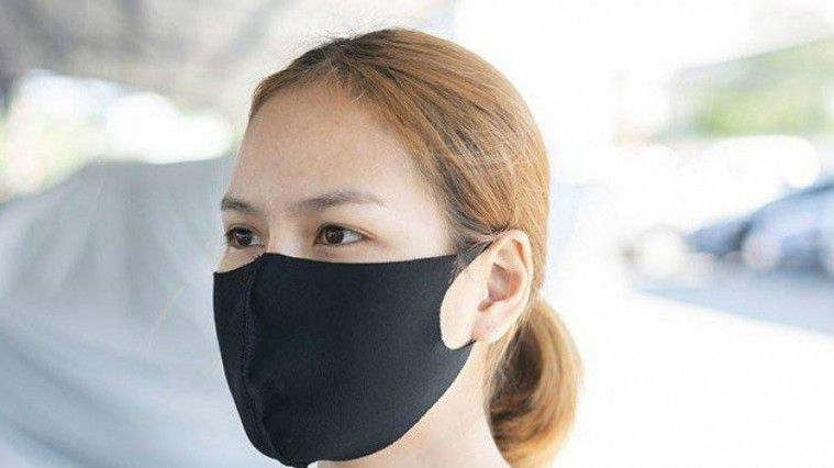 Viral Trend Tiup Api Sambil Pake Masker  Scuba