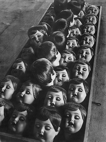 foto vintage boneka mengerikan
