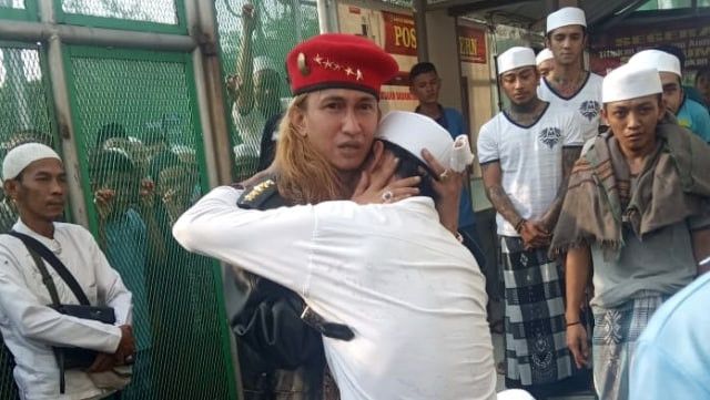 Habib Bahar saat keluar dari lapas