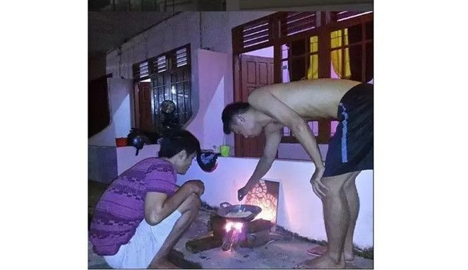 Cara unik anak kos masak