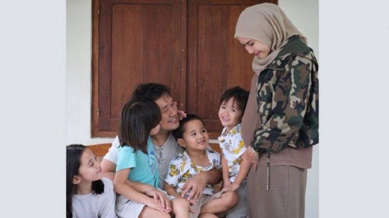 Zaskia Adya Mecca Hamil Anak Kelima