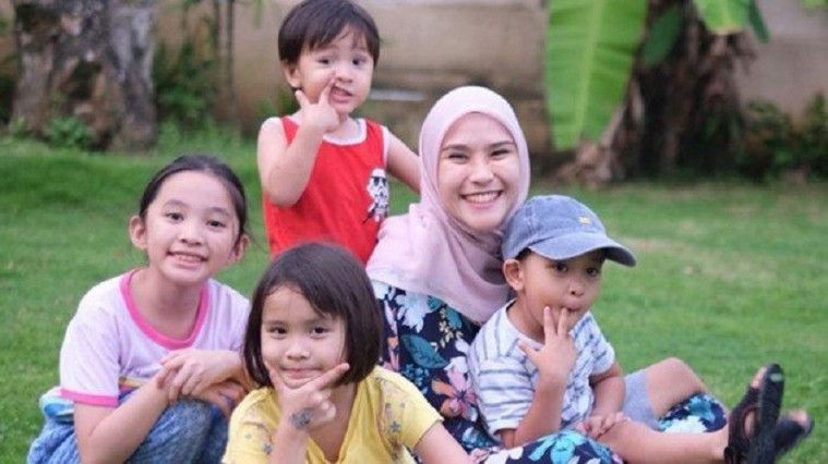 Zaskia Adya Mecca Hamil Anak Kelima