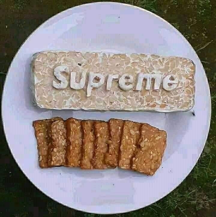 Makanan absurd ini disajikan lewat pengalaman dan kreasi warganet yang bisa bikin kamu ngakak.