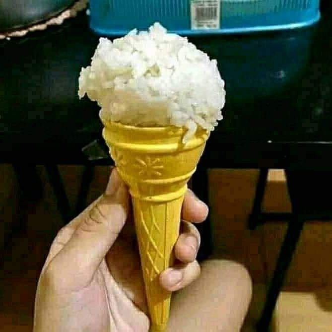 Makanan absurd ini disajikan lewat pengalaman dan kreasi warganet yang bisa bikin kamu ngakak.