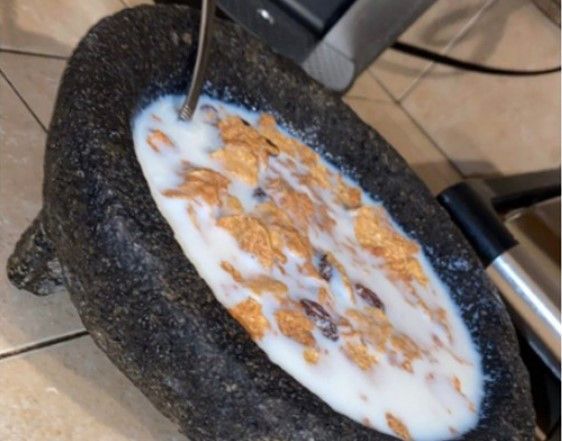 Inilah wadah-wadah makanan yang tidak wajar dan bisa bikin kamu nggak selera makan.