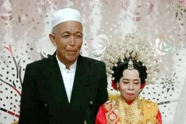 Kakek nikahi perawan 51 tahun
