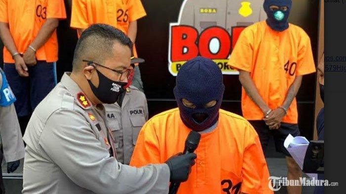 Guru SMP di Bojonegoro diamankan polisi karena memperdaya 25 gadis belia untuk berfoto telanjang