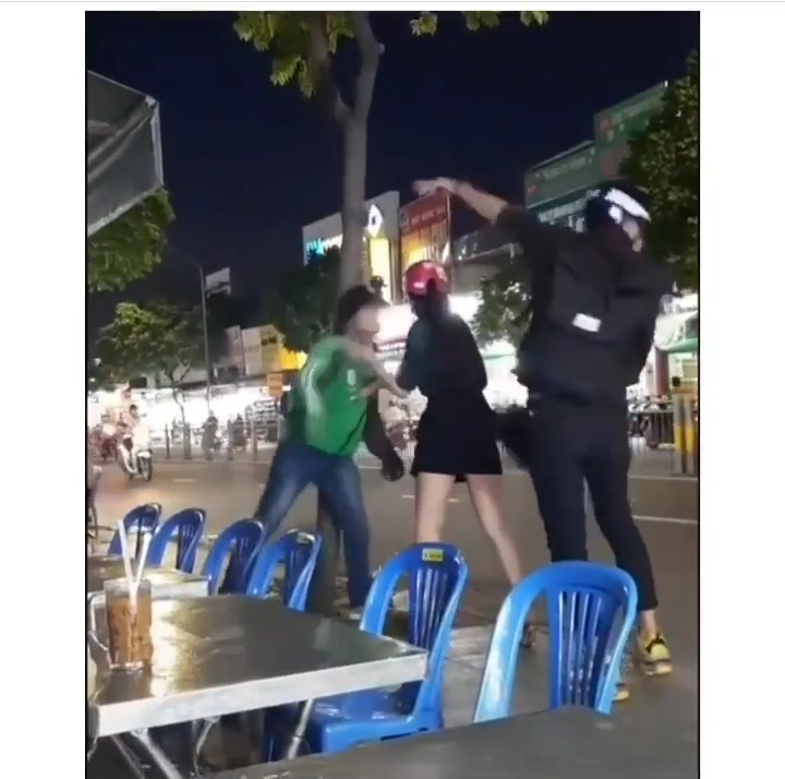 Viral video driver ojol yang emosi pergoki pacar dengan selingkuhan