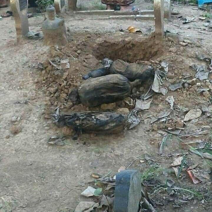Temuan benda misterius di makam