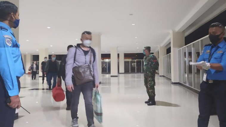 Tolak Kedataangan Ratusan TKA China, Demo Massa di Kendari Ricuh