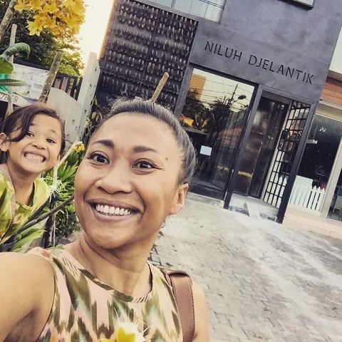 Niluh Djelantik dan Millen Cyrus