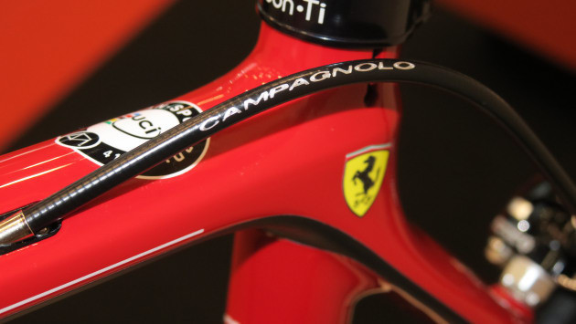 Sepeda Ferrari SF01