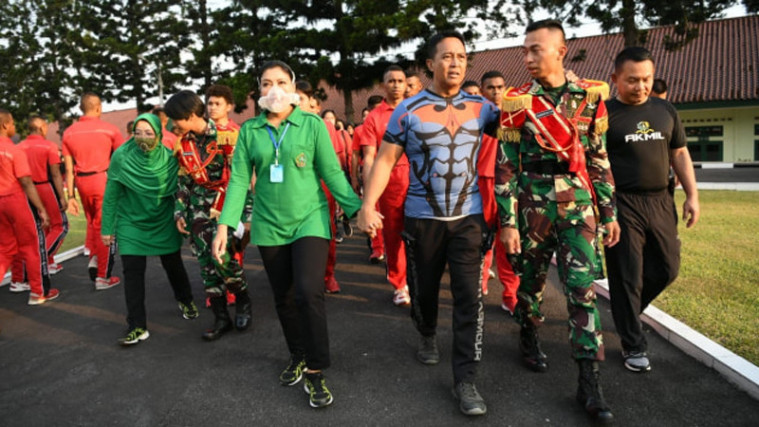 Masker Unik Istri Jenderal KSAD TNI Disorot, Harga 22 Juta dan Super Canggih!