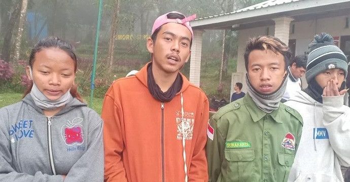 llustrasi pendaki gunung