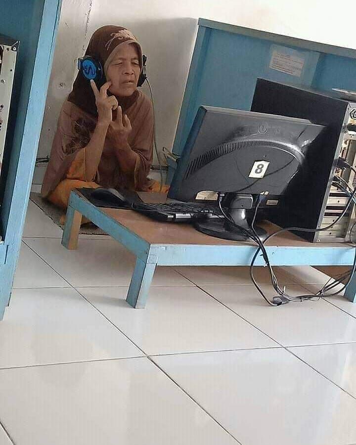 ilustrasi emak-emak