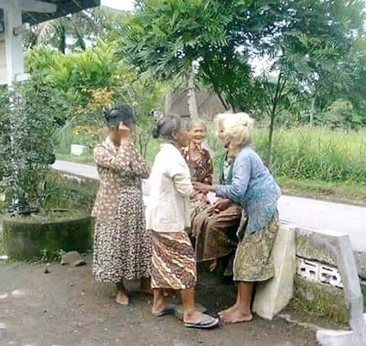 ilustrasi emak-emak