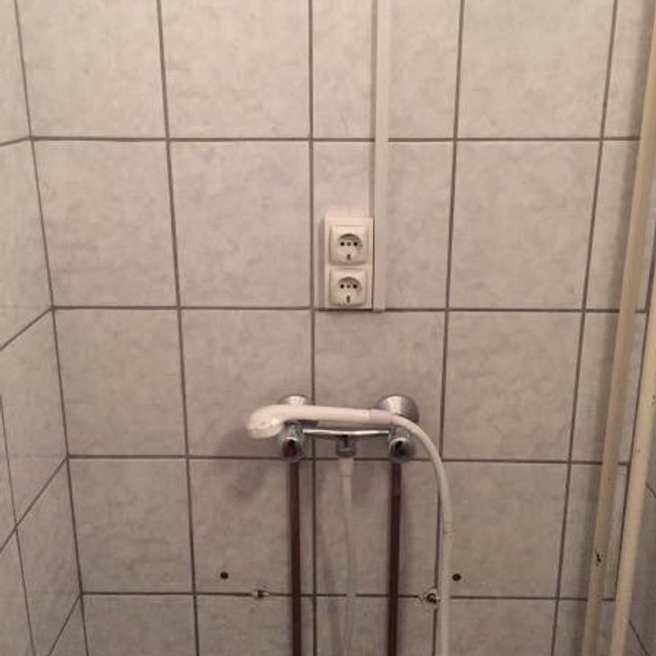 Desain toilet absurd