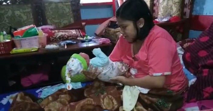 Ibu ini melahirkan bayi laki-laki