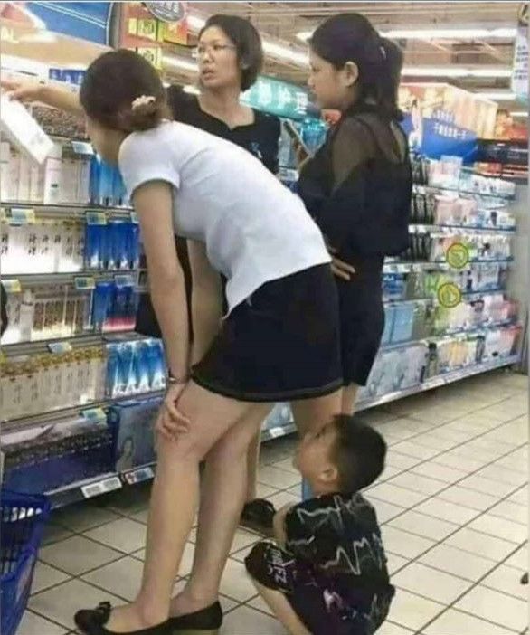 Kelakuan absurd bocah